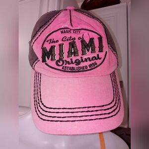 Essencial caps Magic City The City Of Miami Original Distressed Embroidered Cap